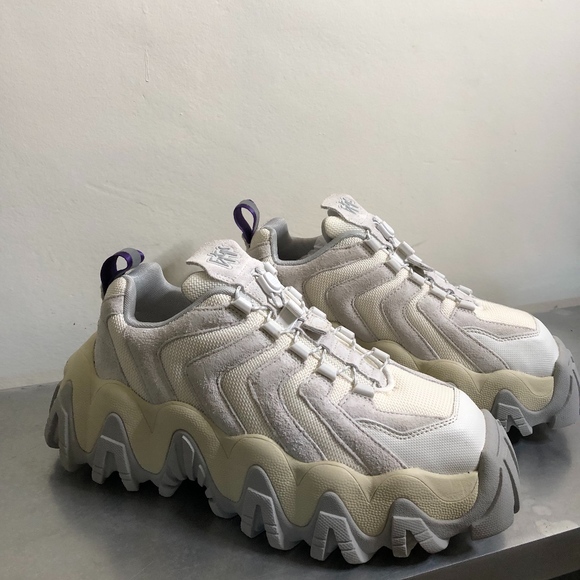 eytys halo suede off white